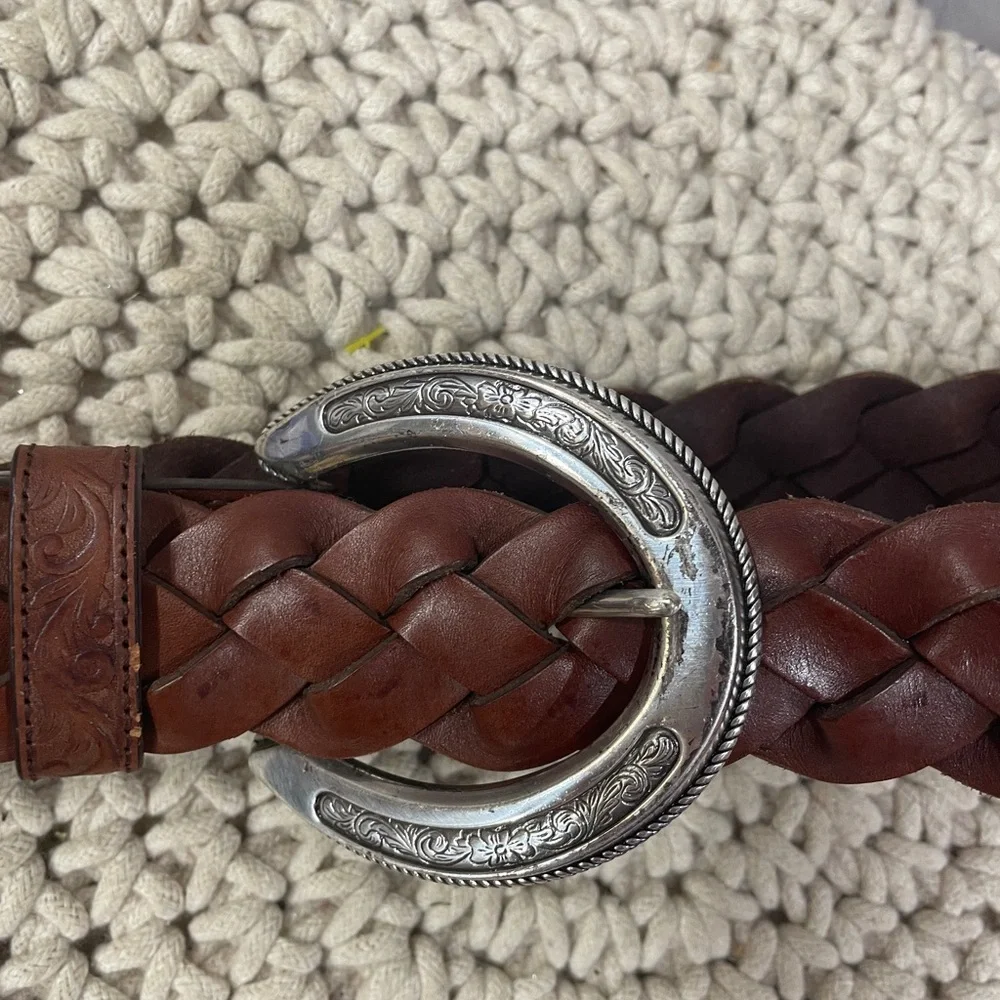 Justin Women's Bella Braided Tooled Leather Horseshoe Buckle Size 32 Belt